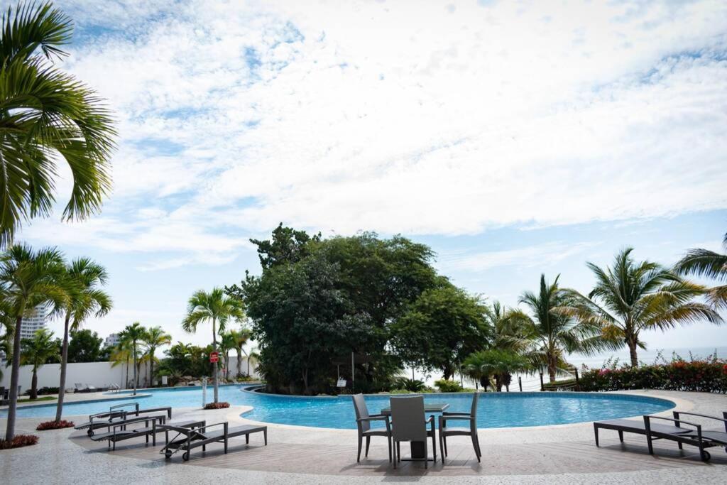 M3 Lujoso Y Comodo Departamento Con Playa 2 Piscinas Cancha De Tenis Jacuzzi Seguridad 24 Horas Manta Zewnętrze zdjęcie